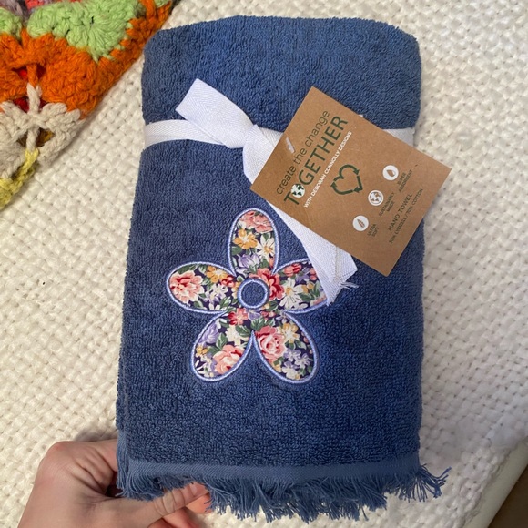 Cute dish towels - Picture 1 of 3